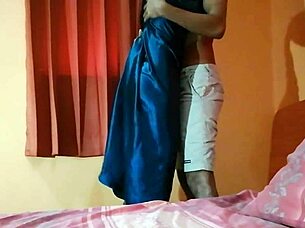 Индийска съпруга чука момче след партито!