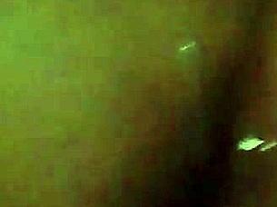 Njuter intima stunder med smal transkvinna i del två