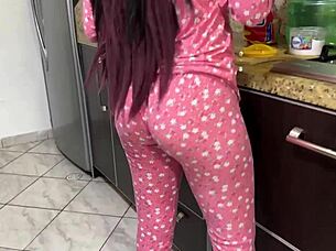 Šukal jsem svou nevlastní dceru do velkého zadku