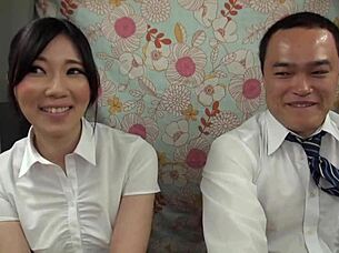 Können Kollegen Baba und Saya der Versuchung bei der Air-Sex-Challenge für Geld widerstehen?